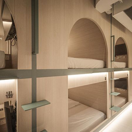 Jyu Capsule Hotel Singapore Exterior photo