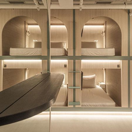 Jyu Capsule Hotel Singapore Exterior photo